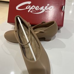 Flamenco  Capezio shoes 10 1/2 . New 