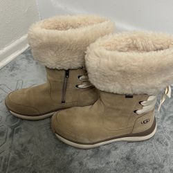 Beige UGG
