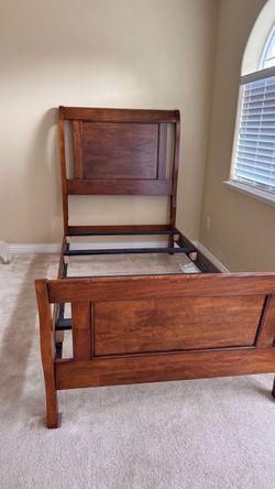 Single bed frame