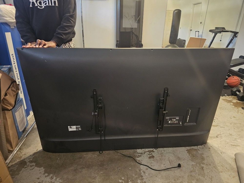 75 Inch LG TV