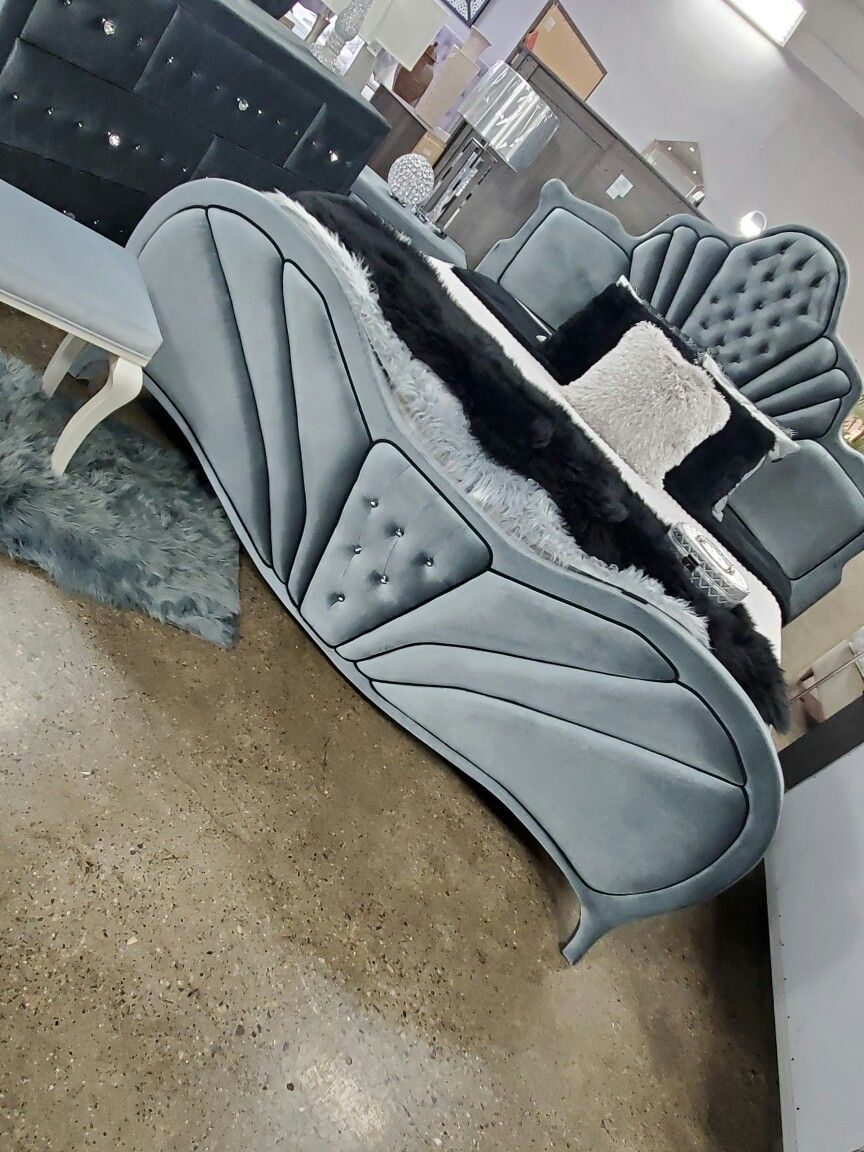 Queen Bedroom Set