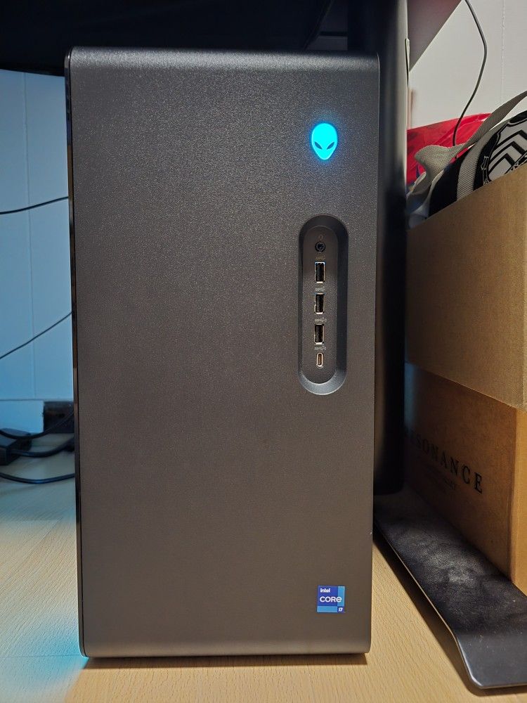 About 6 months old gaming desktop computer PC with great specs for gaming and productivity. 14th Gen Intel Core i7-14700F processor, RTX 4070 Super