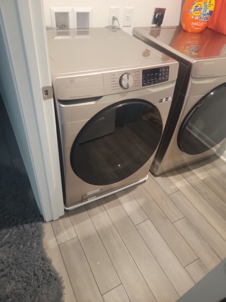 7 DAYS LEFT!! Newer SAMSUNG WASHER AND DRYER!!! I'M MOVING IN 2 DAYS,  NEED TO SELL AT A HUGE DISCOUNT!!!
