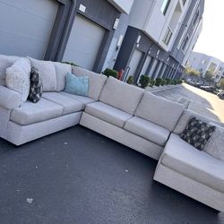 Sectional couch
