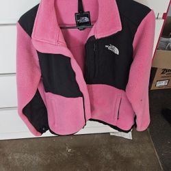  Brand New Girls  The north face jacket  size M