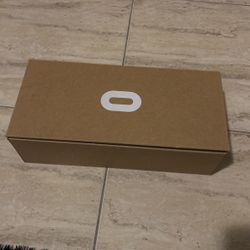 Oculus-with Charger