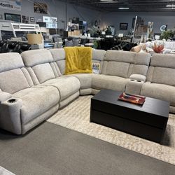 Fantastic Reclining Sectional! 💚😍❤️ Easy Financing! 