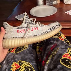 Yeezys Boost 350 V2 Zebras