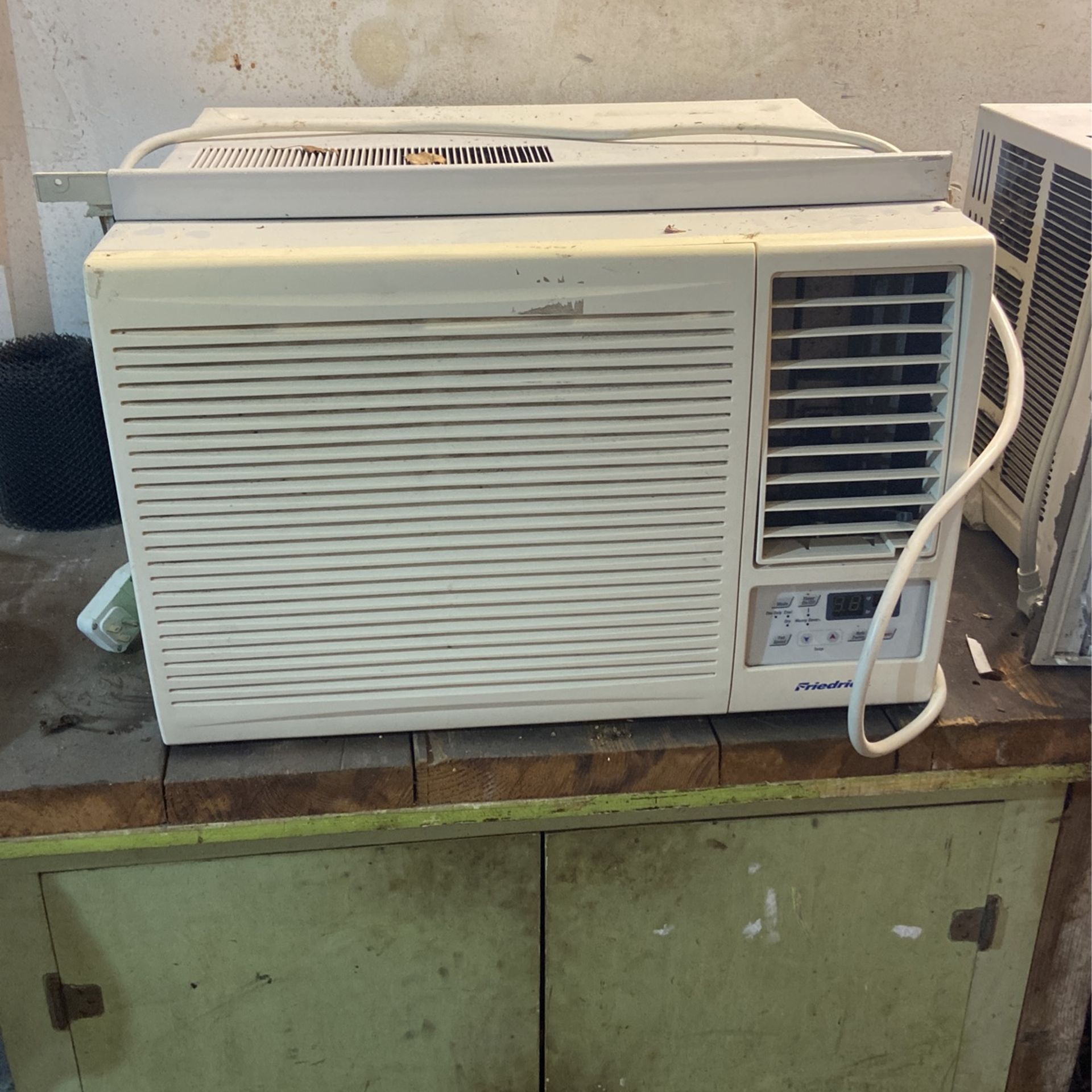 Four Window Unit Air Conditioners - Working Great