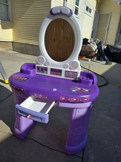 Free! Child Vanity