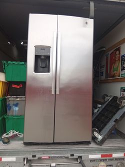 Double door stainless steel refrigerator
