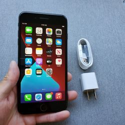 iPhone 7 Plus - UNLOCKED - Like New 