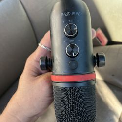 Microphone