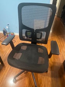Office chair, height adjustable table and 27” monitor