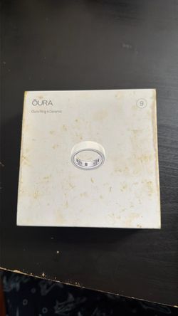 Oura ring 4 white ceramic size 9