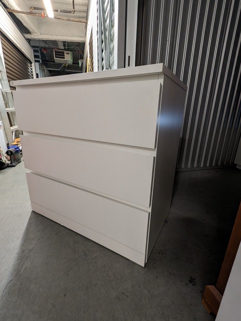 IKEA Malm Three Drawer Dresser for Sale in Seattle, WA OfferUp