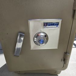 SENTRY SAFE - COMBINATION 