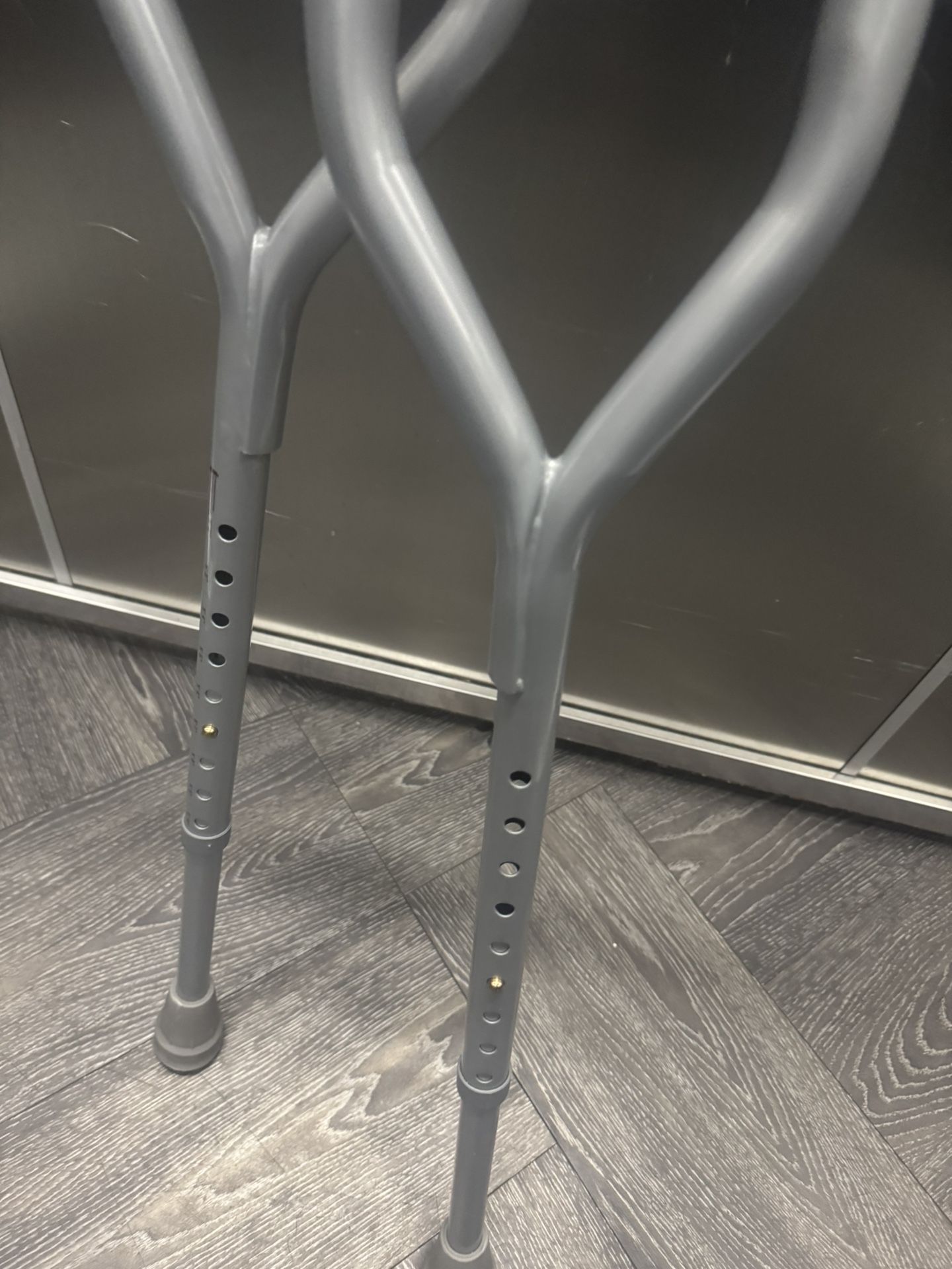 Universal Crutches