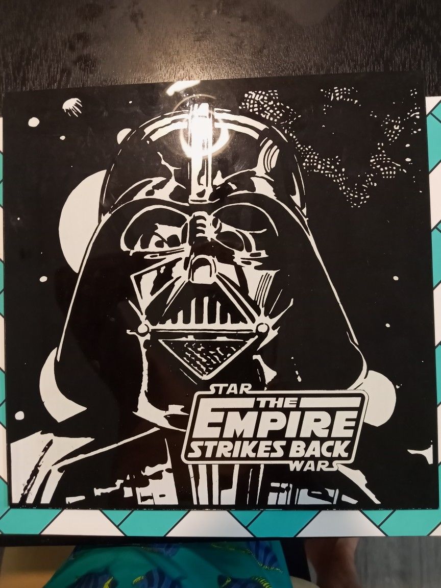 ORIGINAL  STAR THE EMPIRE STRIKES BACK WAR.ON GLASS ..PERFECT Condition..vintage..12x12 Inches.