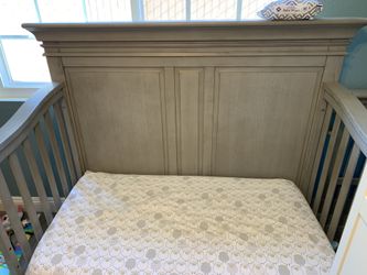 Baby crib