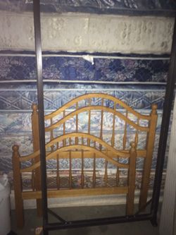 Spindle cell antique twin bed frame $75