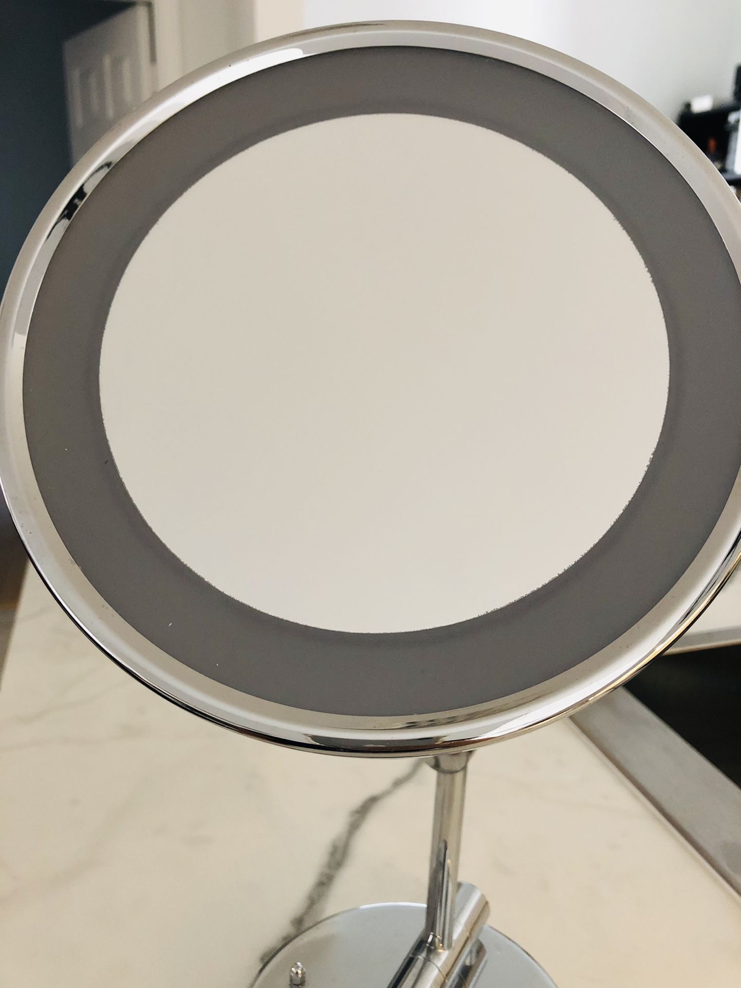 Conair Magnifying Glass