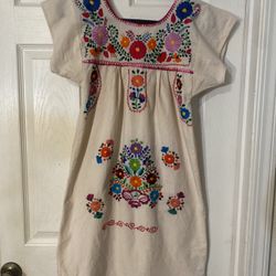 Vestido Bordado a Mano