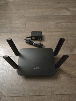 LINKSYS RE9000 "Next-Gen AC3000 Max-Stream" Tri-Band WiFi Range Extender