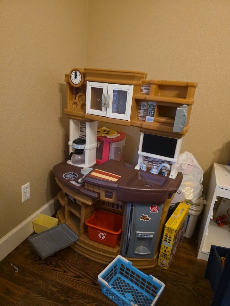 Kitchen Set With Accessories