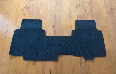 GM Genuine Parts Backen Black Rear Floor Mat GM Part #(contact info removed)5 In excellent like new condition