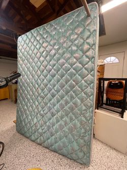 Queen size Sealy Posturepedic Firm Mattress / Bed