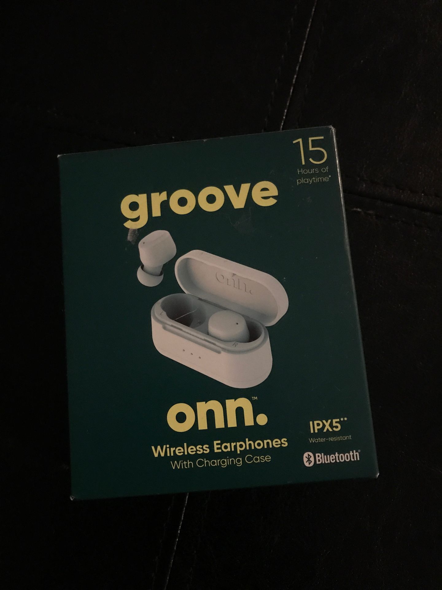 Groove onn. Wireless earphones with charging case for Sale in Los