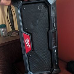 Milwaukee Jobsite Bluetooth Speaker