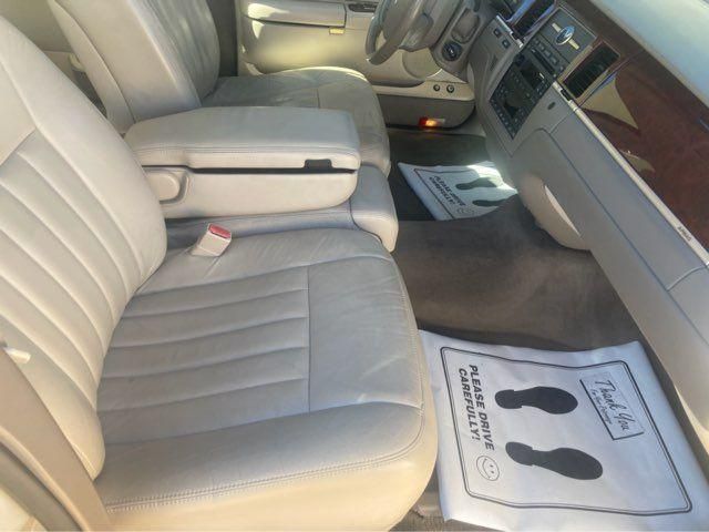 2005 Lincoln Town Car