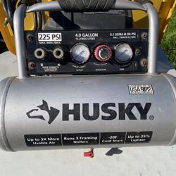 Husky Air Compressor  4.0. Gallons 