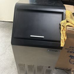 Ice Maker 75 Pounds 