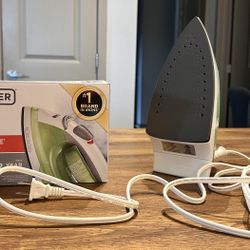 Black+Decker Easy Steam Compact Iron
