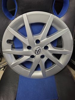 Hubcap Prius V