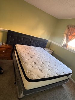 Queen matress
