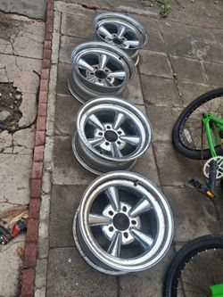 SUNDAY SPECIALS!!! 375$