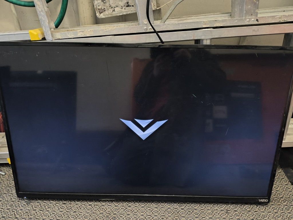 vizio 40 inch 4k Smart TV With Remote And Stand