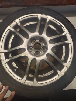 One wheel with tire