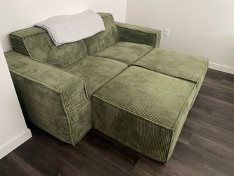 6 piece Oversized modular sectional - Green corduroy