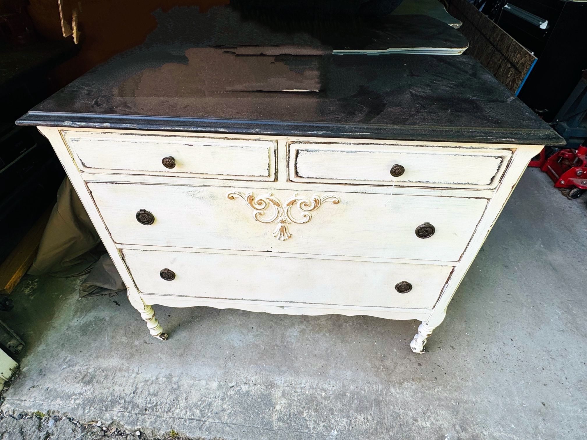 Dresser