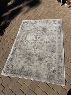 5x7 Rug With Non Skid Rubber Backing 
