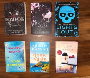 Best Selling Romance/Romantasy Books