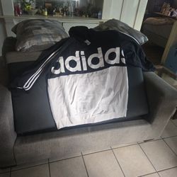 4x Addidas Sweater  Free