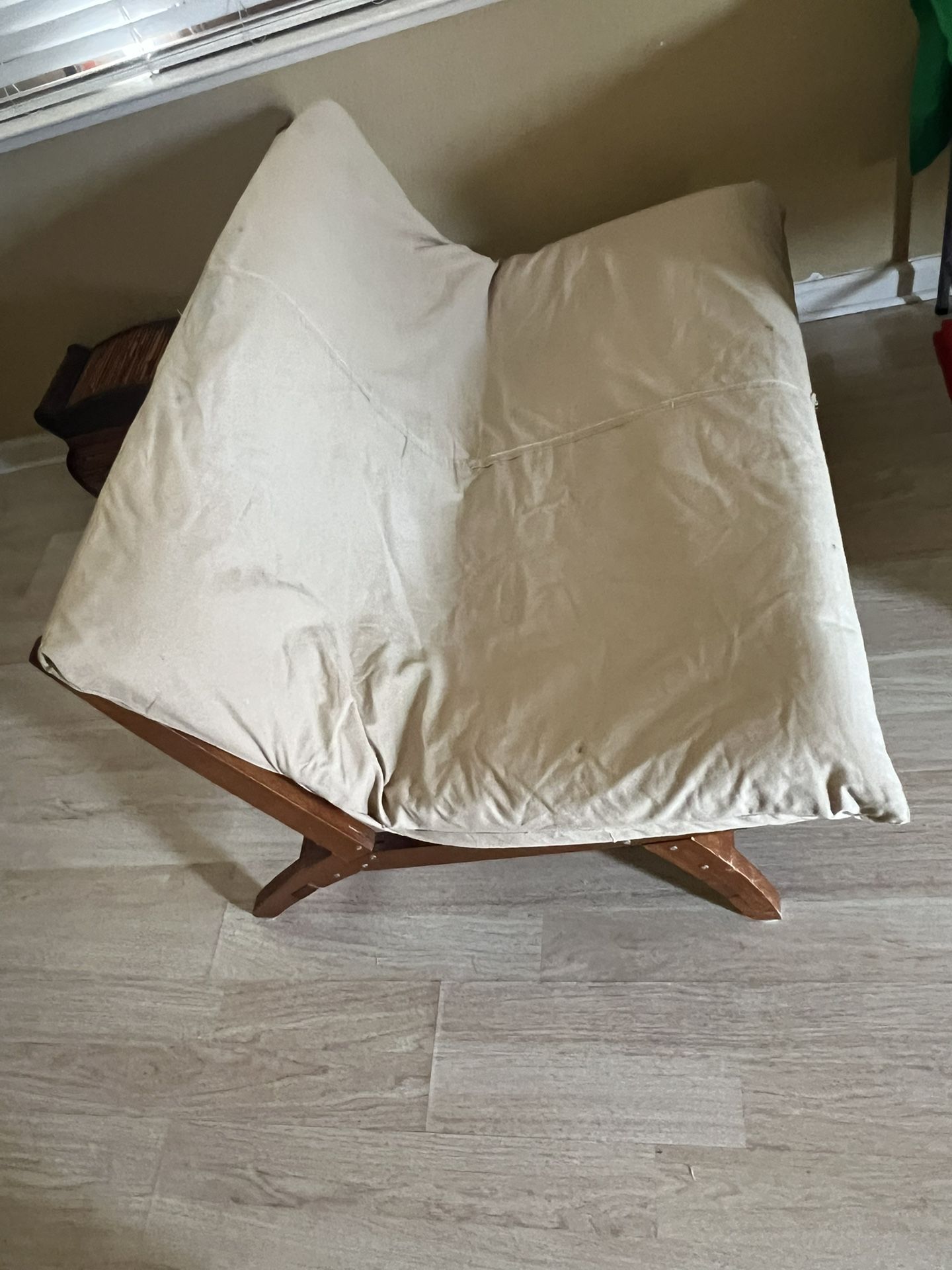 Loveseat Chair (indoor)