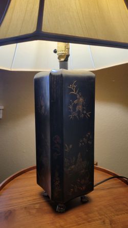 Vintage Mid-Century Chinoiserie Table Lamp