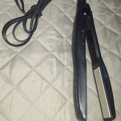 Hair Straightener & Curling Wand & Heels